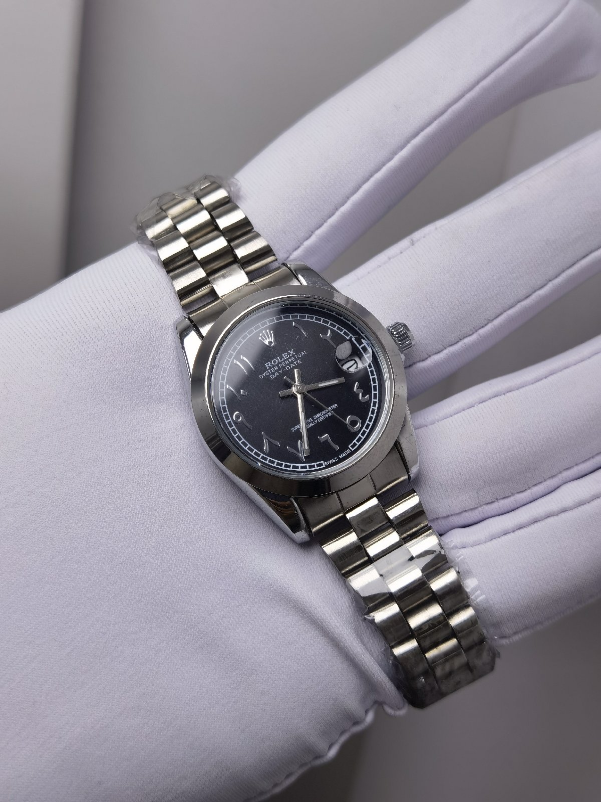 ساعة نسائية W52