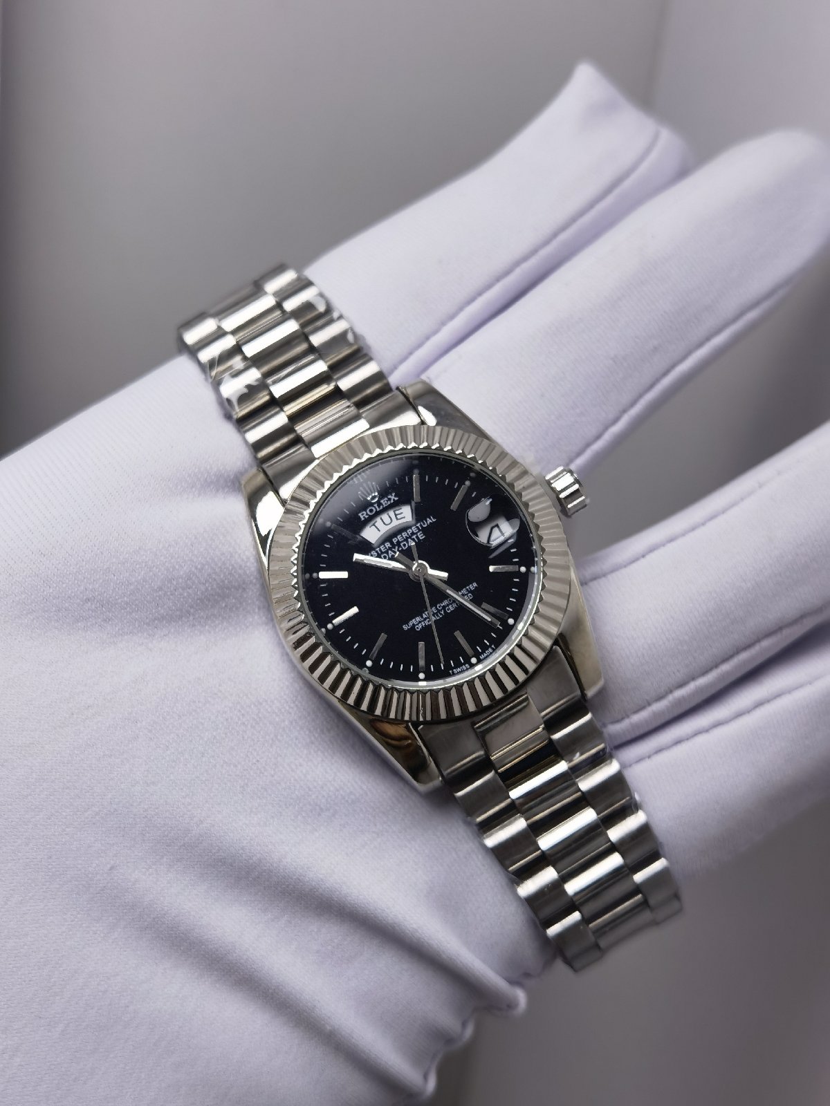 ساعة نسائية W56