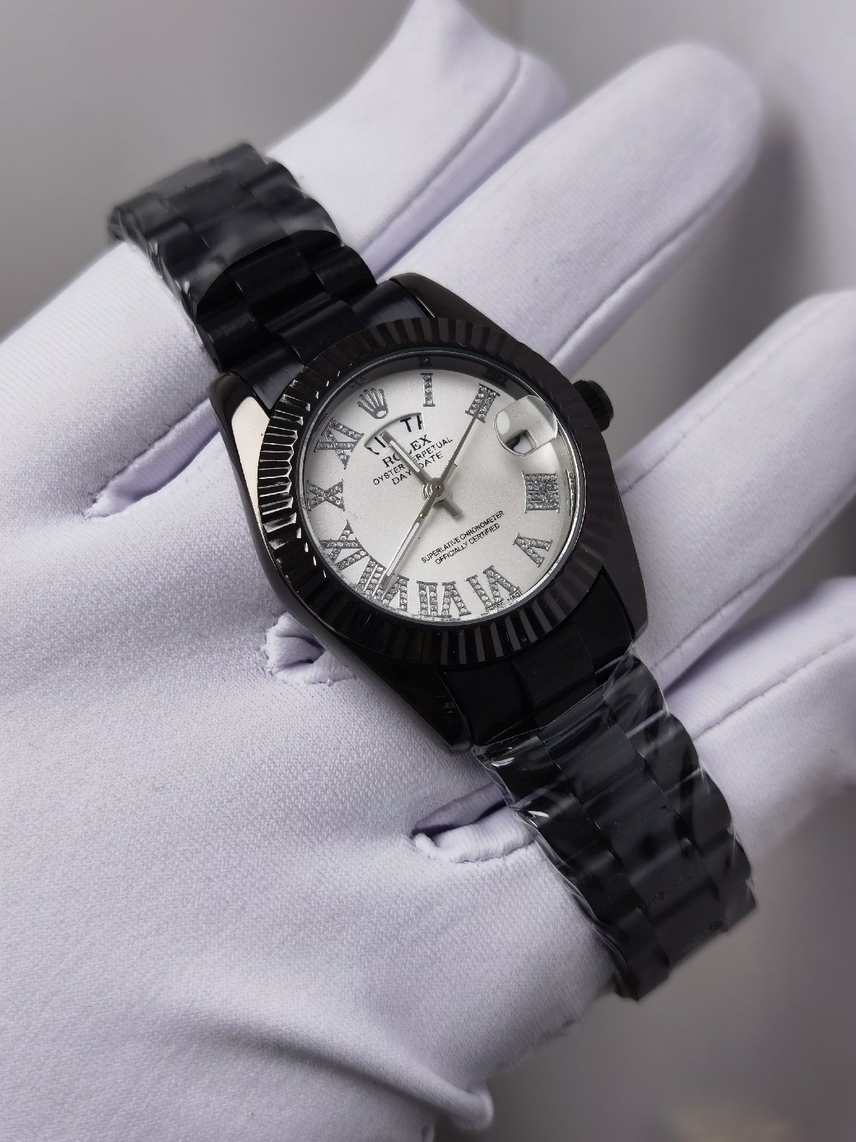 ساعة نسائية W64