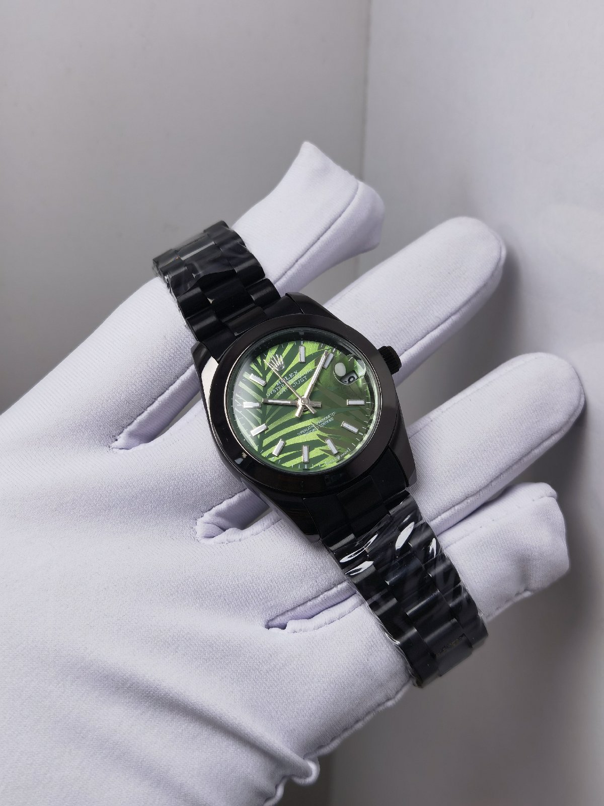 ساعة نسائية W76