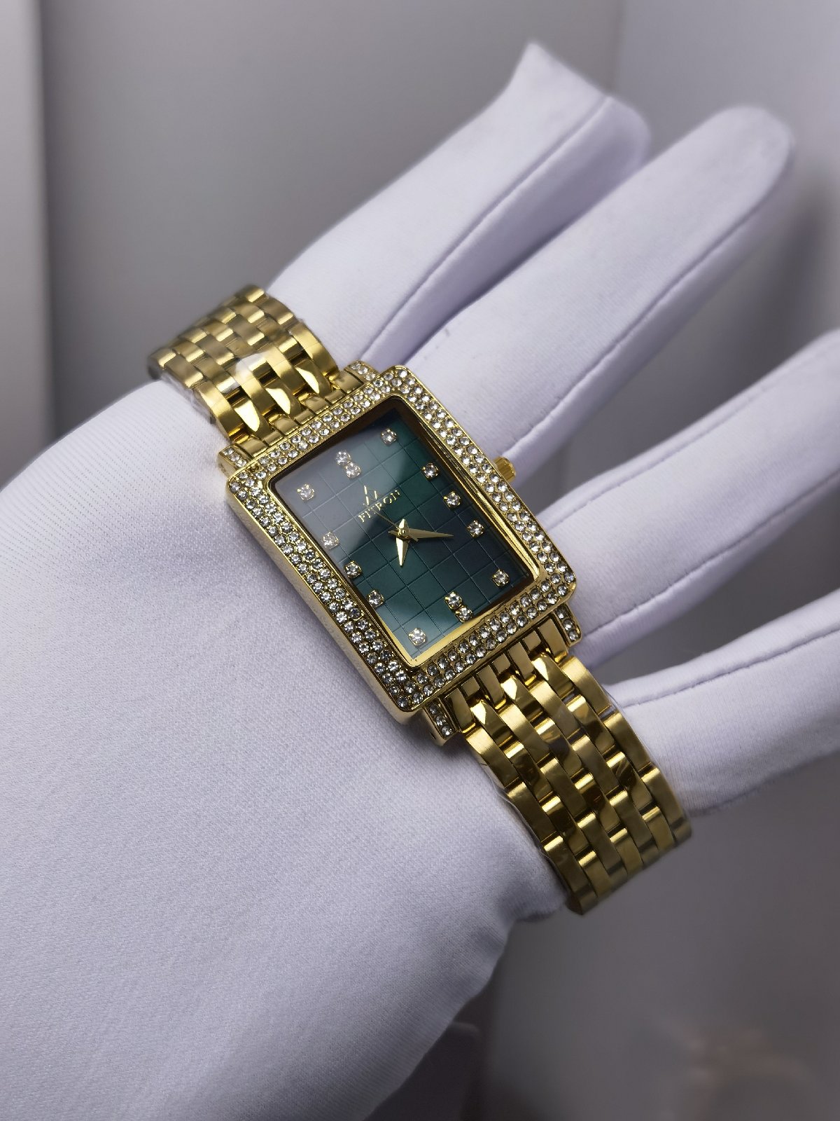 ساعة نسائية W78