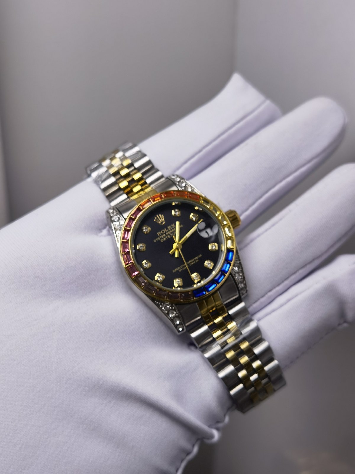 ساعة نسائية W81