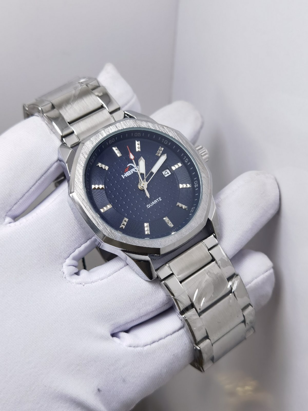 ساعة رجالية M77