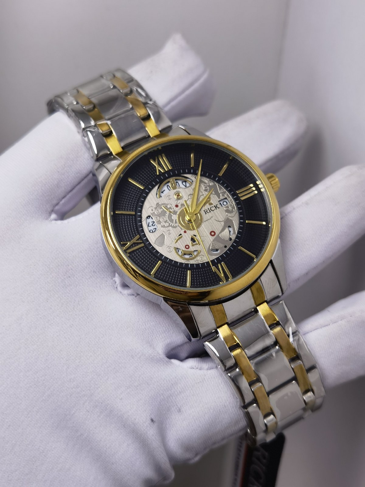 ساعة رجالية M81