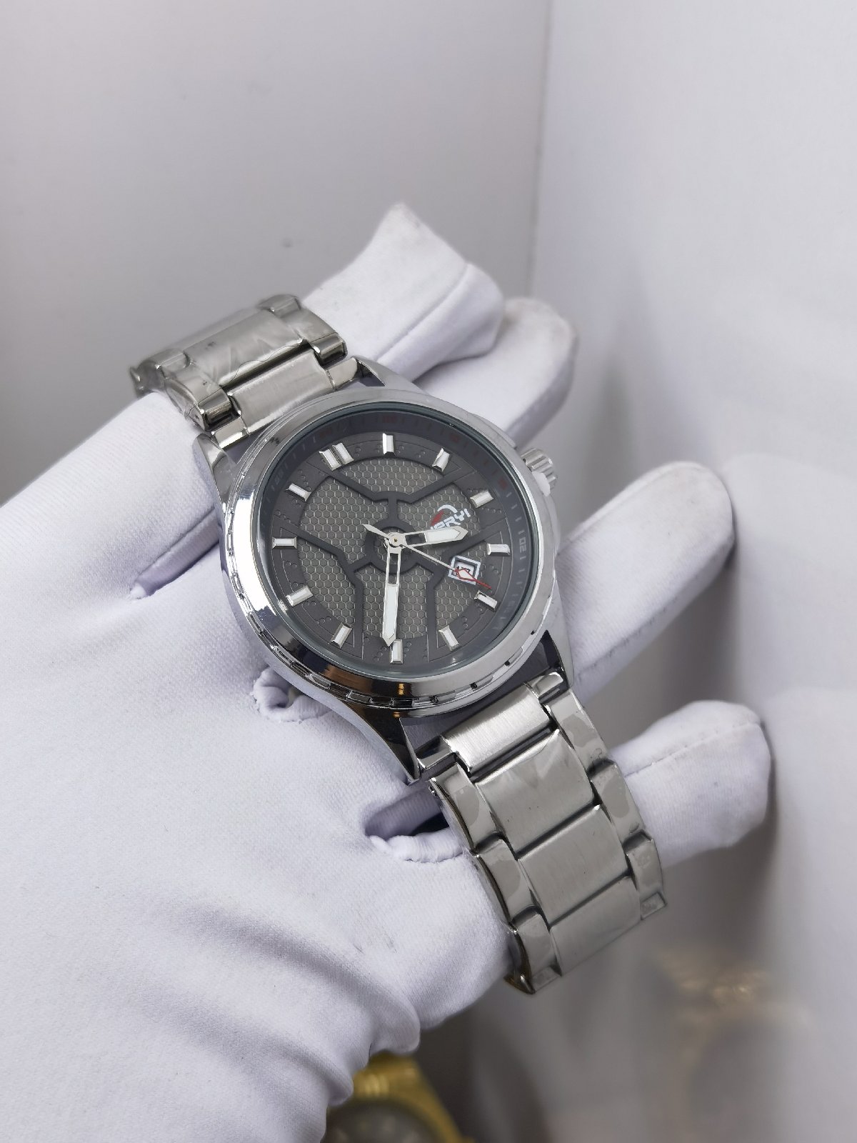 ساعة رجالية M94