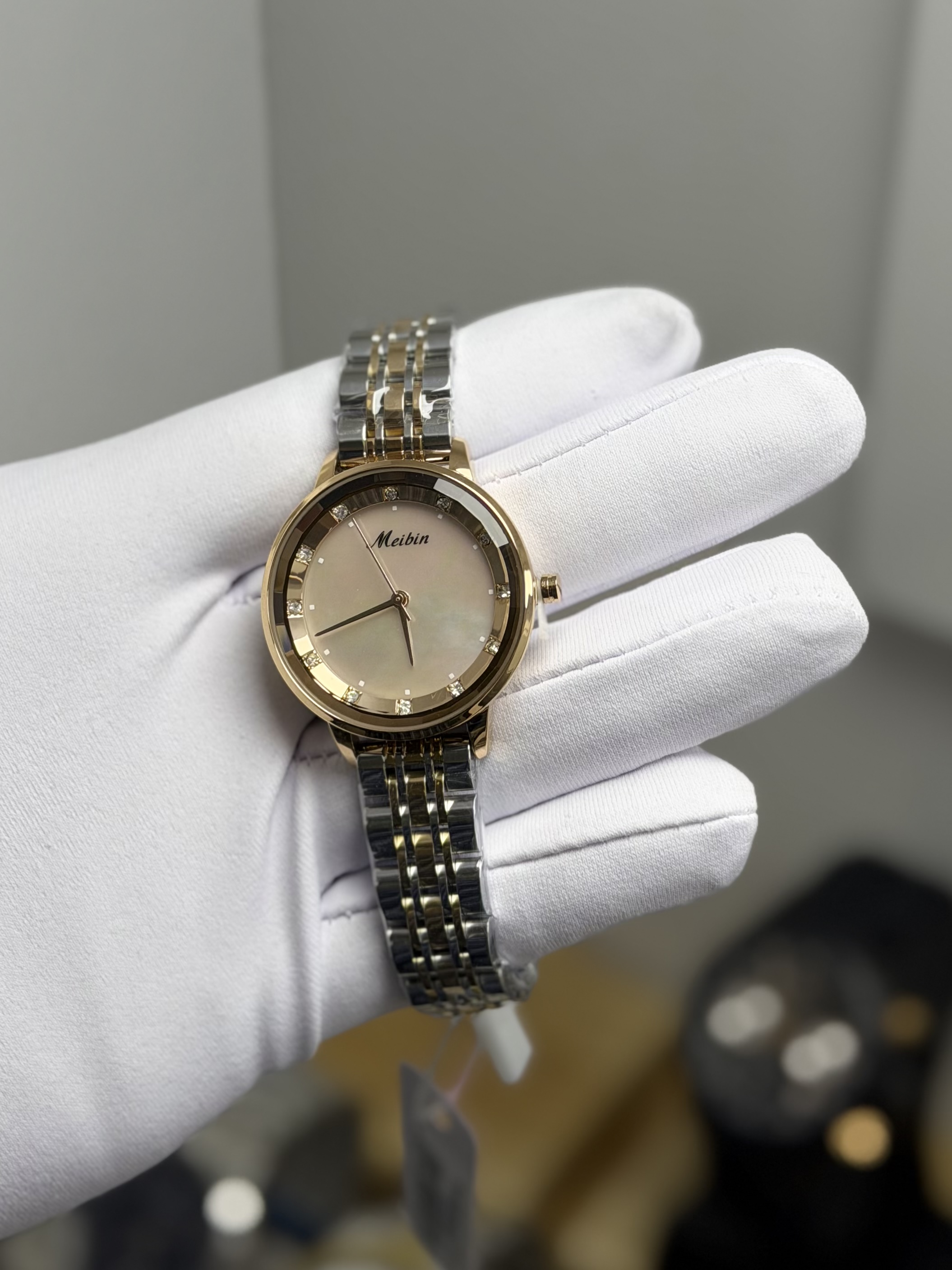 ساعة نسائية W08