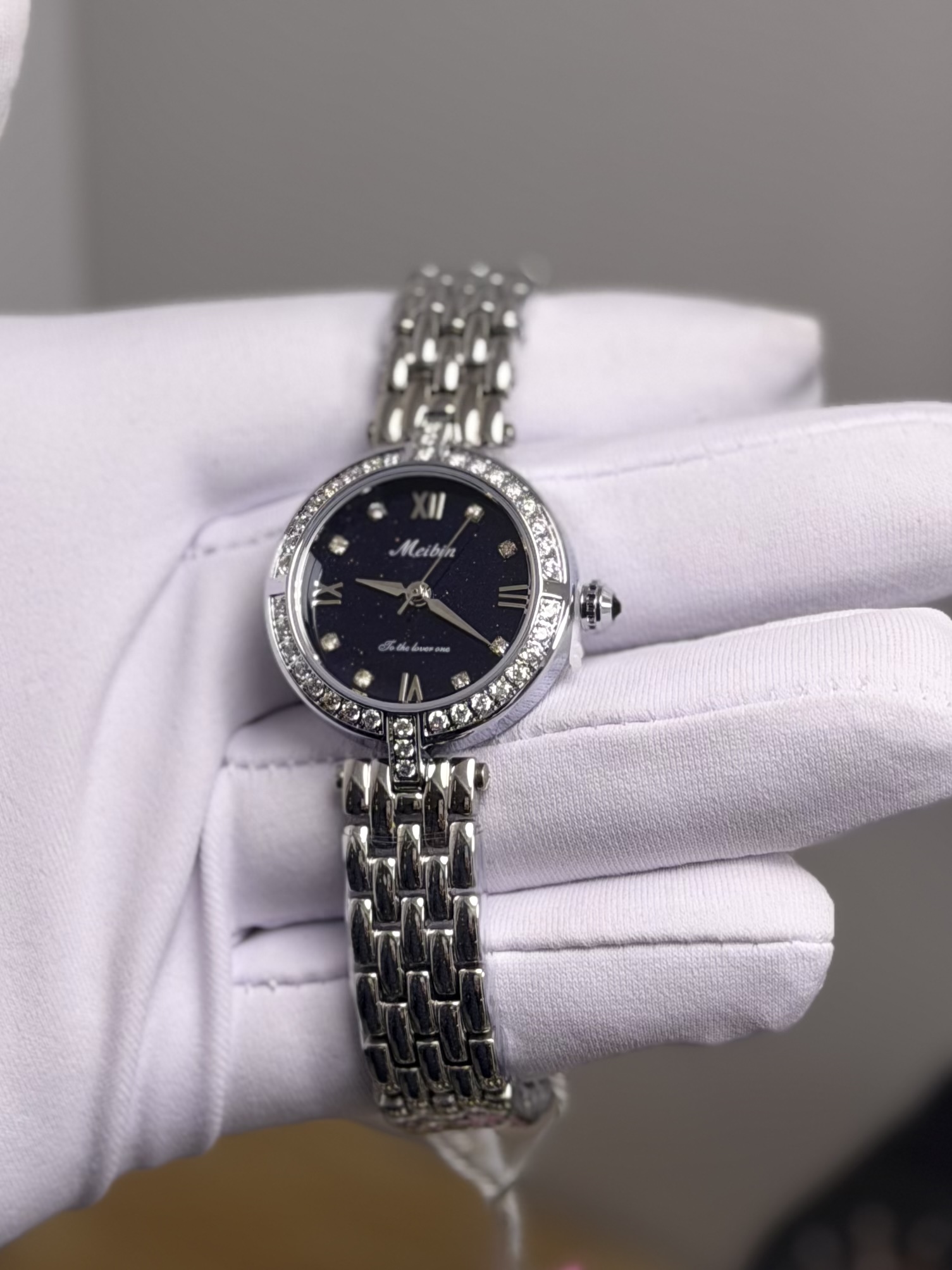 ساعة نسائية W11