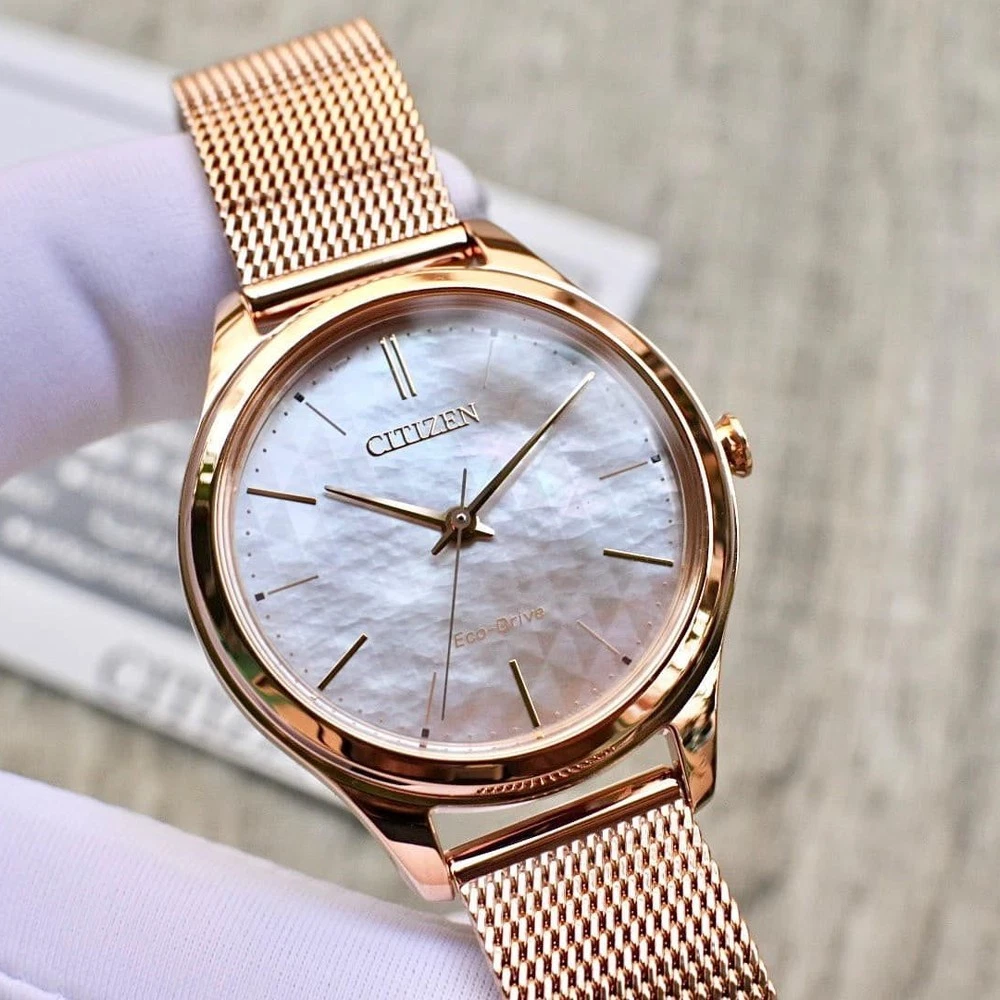 ساعة CITIZEN Eco-Drive نسائية حديد 662